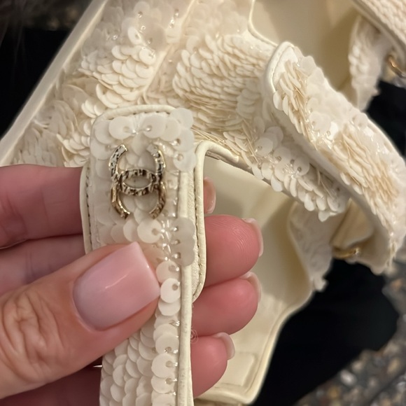 CHANEL Dad winter white sequin sandals ๐๐๐ - Picture 5 of 8